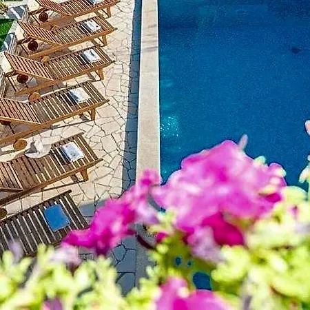 Kirsten With Heated Pool, Jacuzzi And Sauna - By Ta Leut Agency 酒店 4*