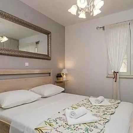 酒店 Kirsten With Heated Pool, Jacuzzi And Sauna - By Ta Leut Agency